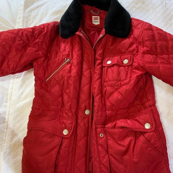 Red coat🧥 - Picture 4 of 5